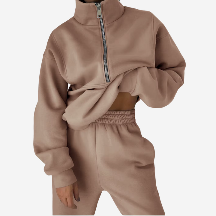New athleisure women's matching set, a casual two-piece tracksuit for everyday wear.