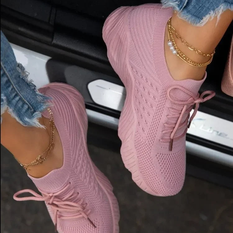 New women's lightweight mesh sneakers for breathable comfort, perfect for walking and casual wear.