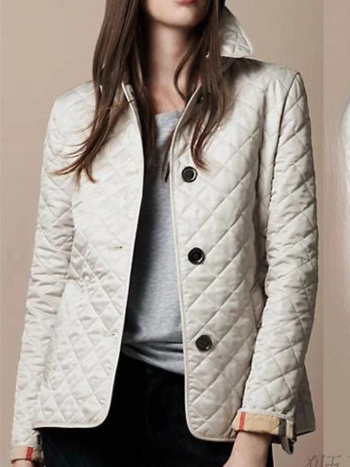 Casual women's quilted jacket, collared style, ideal for everyday wear in autumn