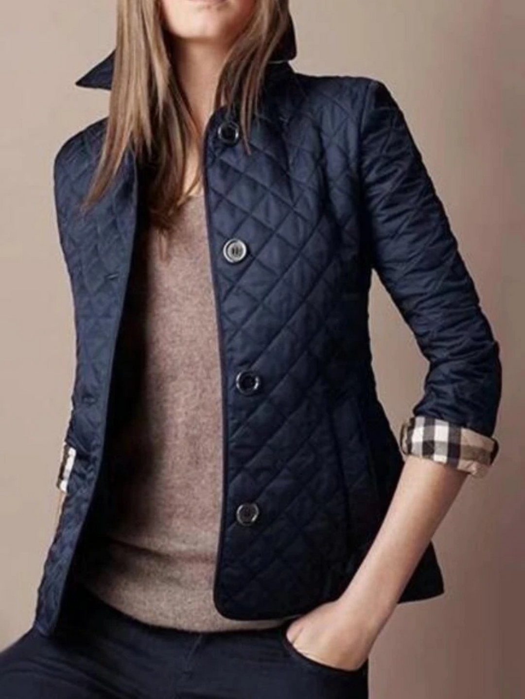 New women's outerwear, a lightweight quilted jacket with a classic collar for autumn/winter