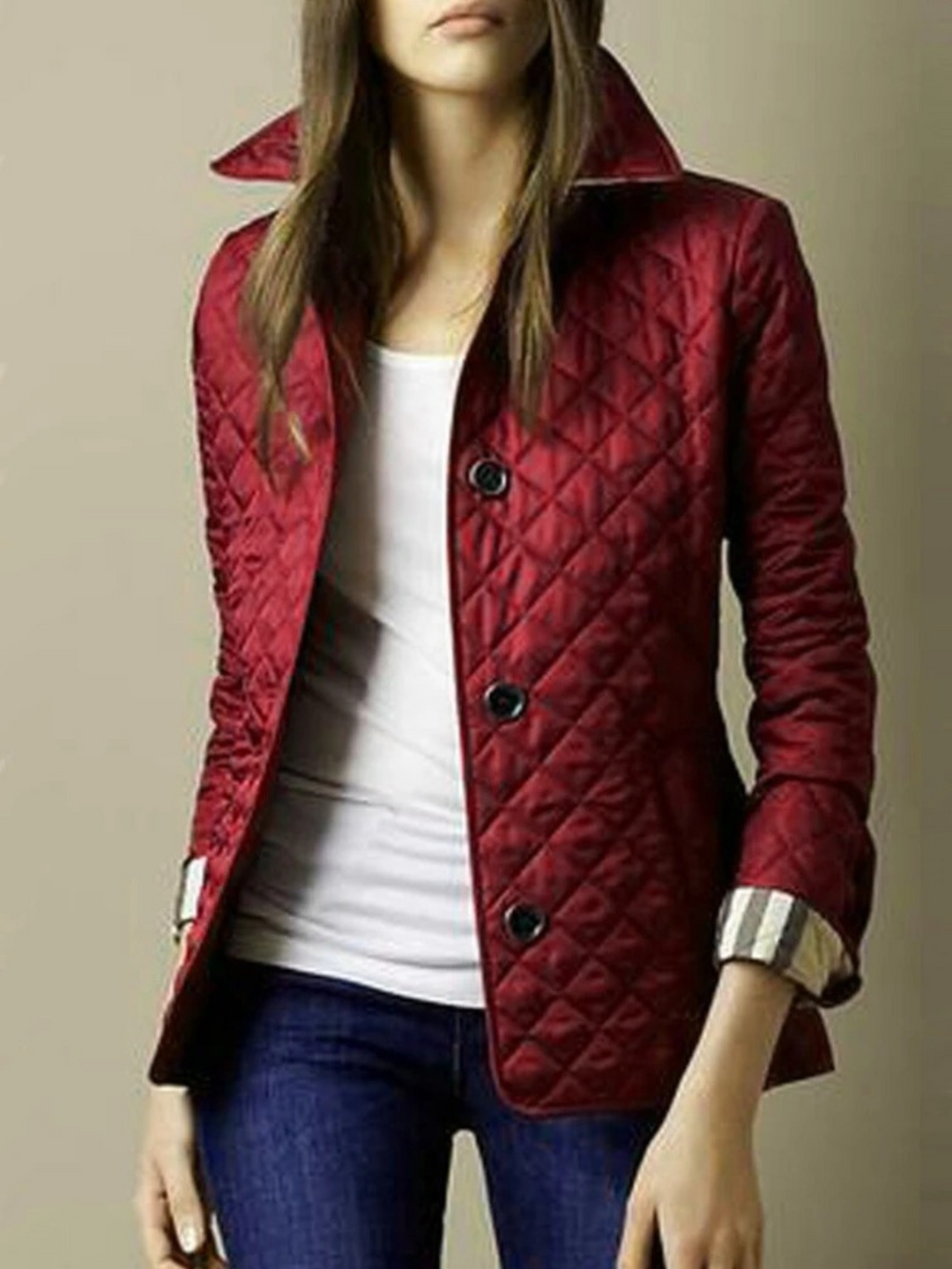 Classic collared women's quilted jacket, made of lightweight polyester, a must-have casual coat