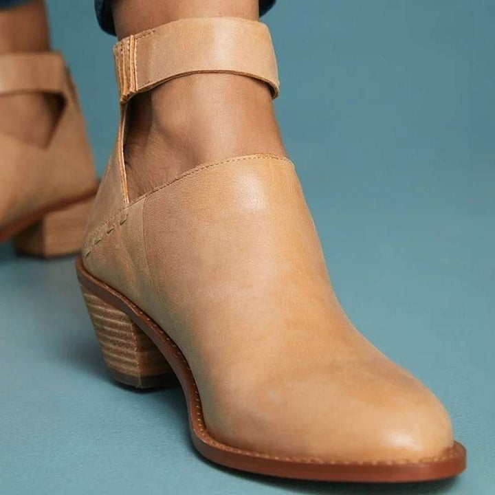 Comfortable women's walking shoes with arch support & slip-resistant sole, ideal for daily wear