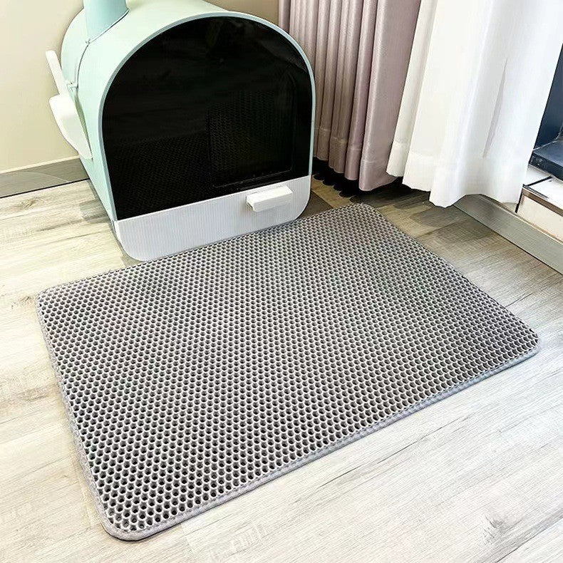 Durable cat litter mat, soft on paws, effective at trapping litter and preventing scatter for a clean home.