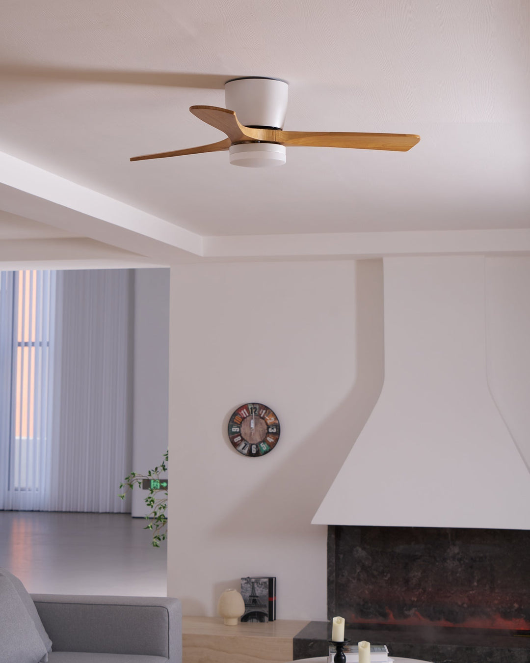 Practical wooden ceiling fan with LED light. Remote-controlled, quiet, suits modern & Nordic homes.