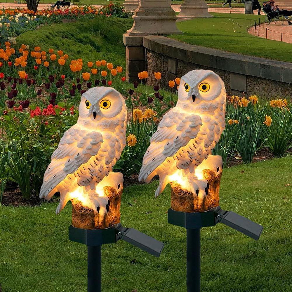 "Outdoor solar owl lamp set with LED lights, intricate details, eco-friendly lighting, ideal for gardens and patios."