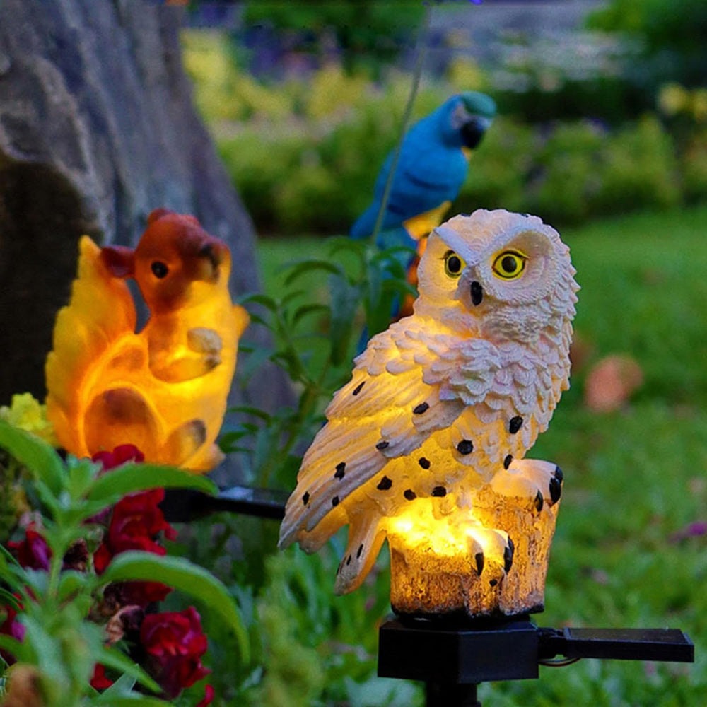 "Outdoor solar owl lamp set with LED lights, intricate details, eco-friendly lighting, ideal for gardens and patios."