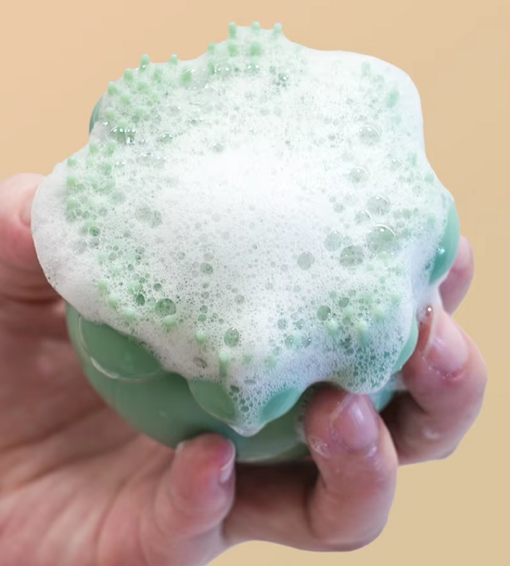 Easy pet care: Shampoo dispensing grooming brush for a gentle dog bath or cat bath. Keeps pets clean & happy.