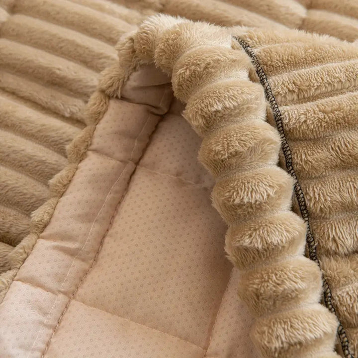 Furniture protection: Plush sofa mat with non-slip backing & cozy fleece texture to guard your couch from wear.