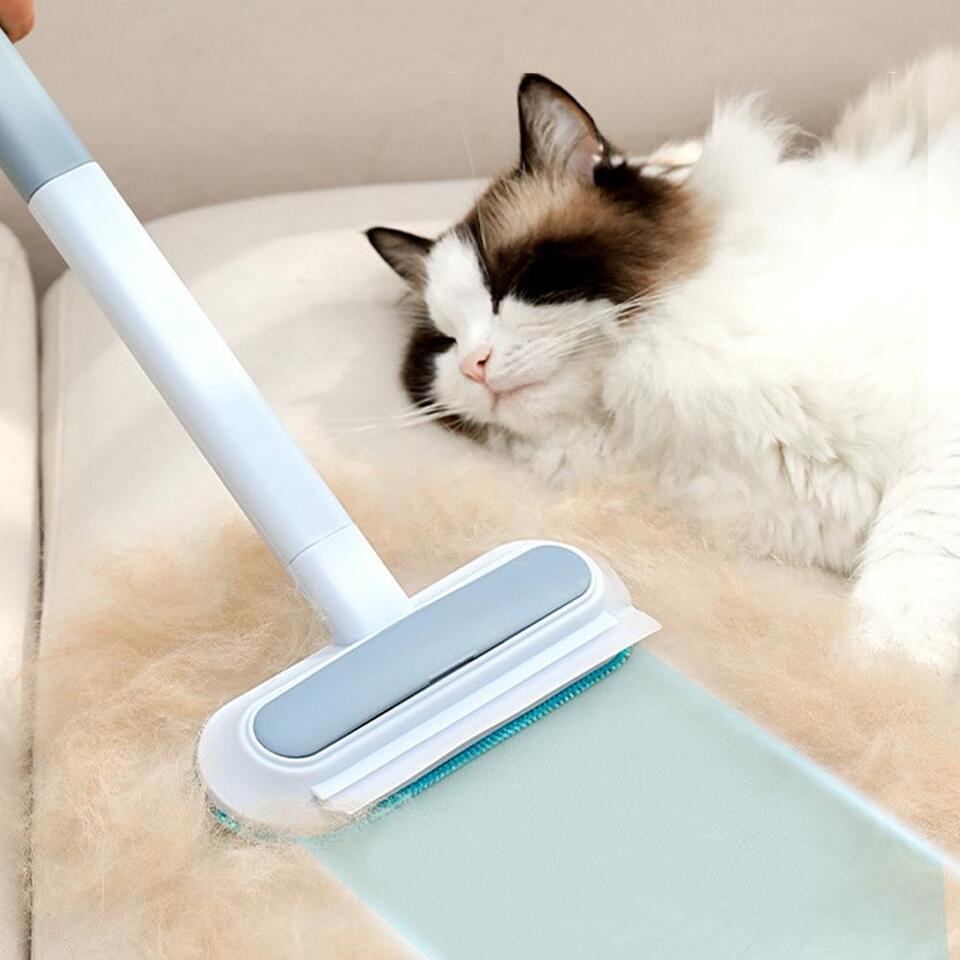 Reusable pet hair remover for furniture & clothes. Efficiently cleans cat & dog fur from sofas.