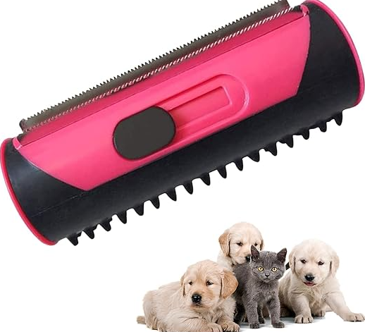 Grooming roller for pets, designed for effective fur removal. Self-cleaning for easy maintenance.