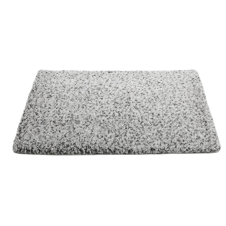 Cozy self-warming pet bed warmer for winter comfort. Soft faux fur dog & cat mat, safe & portable, no electricity.