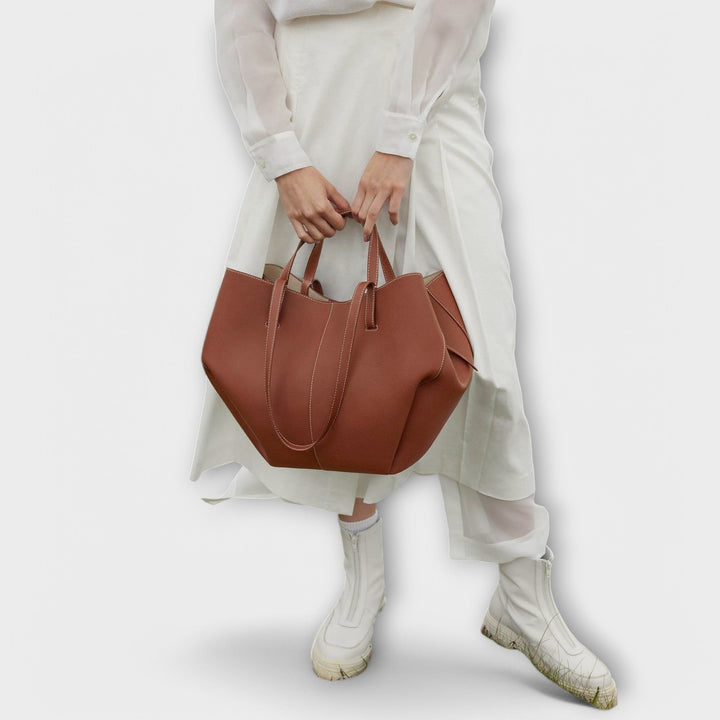 Everyday tote bag, practical and stylish, made from high-quality vegan leather material