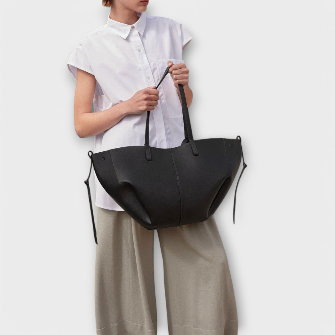 Women's casual shoulder bag, soft silhouette, ideal for daily wear, front angle