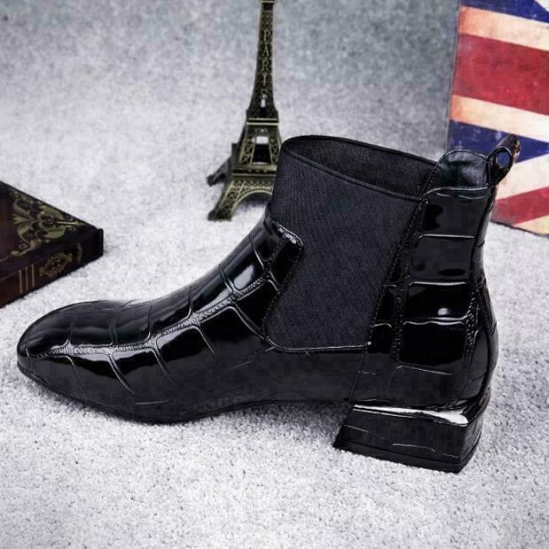 Versatile black women's boots, combining comfort, style, & durability for everyday fashion.