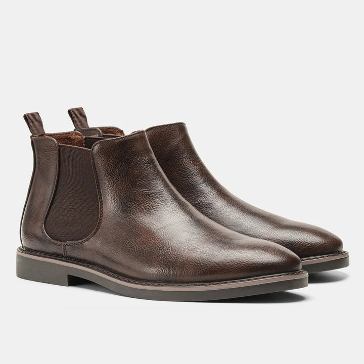 Casual men's ankle boots, providing comfort and style for everyday adventures and relaxed outfits.