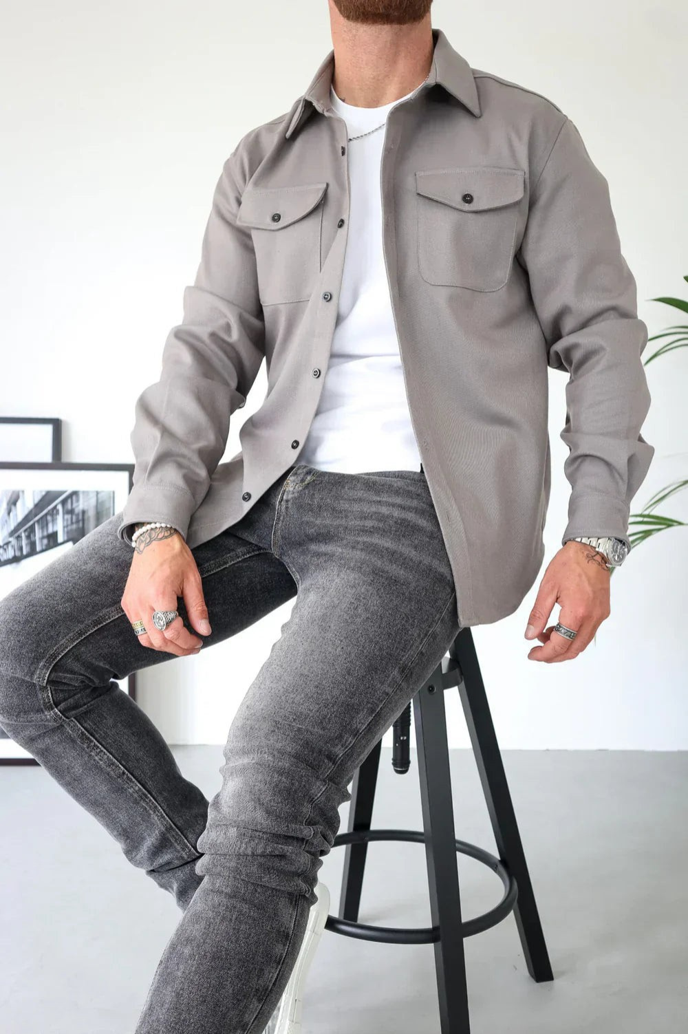 Men's button-up casual overshirt, ideal for smart casual looks and adaptable layering.