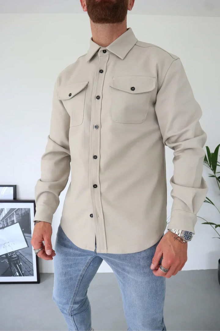 Men's overshirt in a stylish casual design, perfect for comfortable and versatile layering.