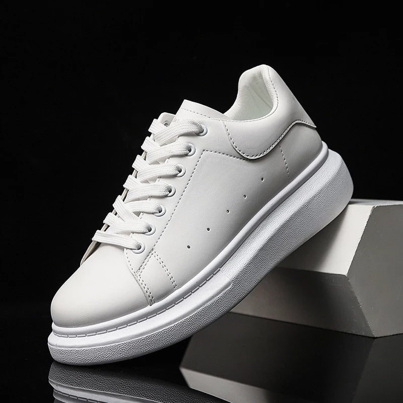 Fashionable men's casual sneakers. Lightweight urban trainers ensuring all-day comfort for everyday use.