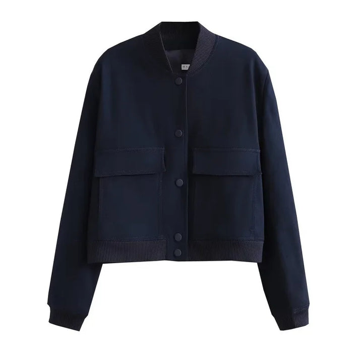 Women's fall fashion: a chic button-front cropped jacket, an essential piece for layering.