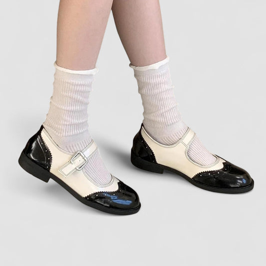 Tracy London women's orthopedic Mary Jane shoes, comfort flat with buckle strap, vintage two-tone style for everyday wear.