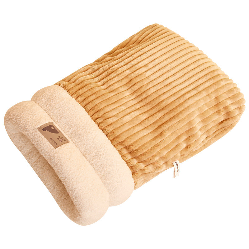 Washable pet bed: an ultra-soft cat cave sleeping bag for maximum comfort and relaxation for your feline friend.