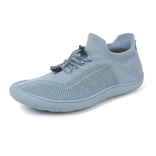 Minimalist active shoes, lightweight, with flexible sole & quick toggle lace-up closure.