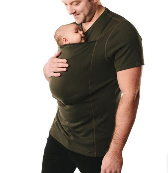 Versatile unisex babywearing t-shirt, ideal for comfortable hands-free carrying of newborns and infants while traveling.