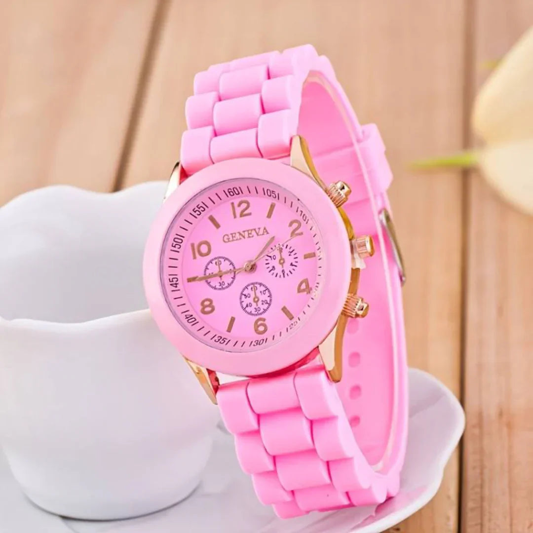 Durable silicone strap watch, a unisex quartz casual accessory for daily style.