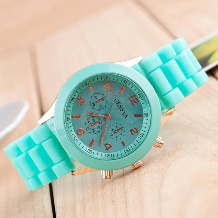 Stylish unisex casual quartz watch with a vibrant silicone strap, a fashionable accessory.