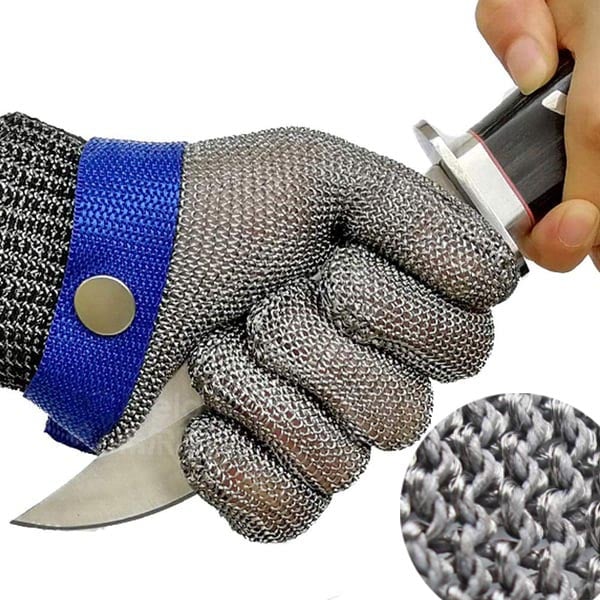 Unisex cut-resistant stainless steel glove for ultimate hand protection during kitchen tasks.