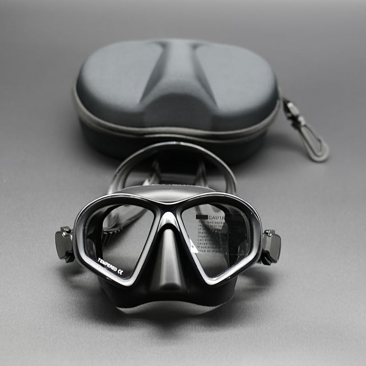 Snorkeling mask with anti-fog treatment & camera attachment. Includes a robust storage case.
