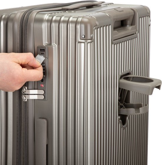 Stylish unisex hardcase travel accessory, suitable for all travelers. Smart & functional.