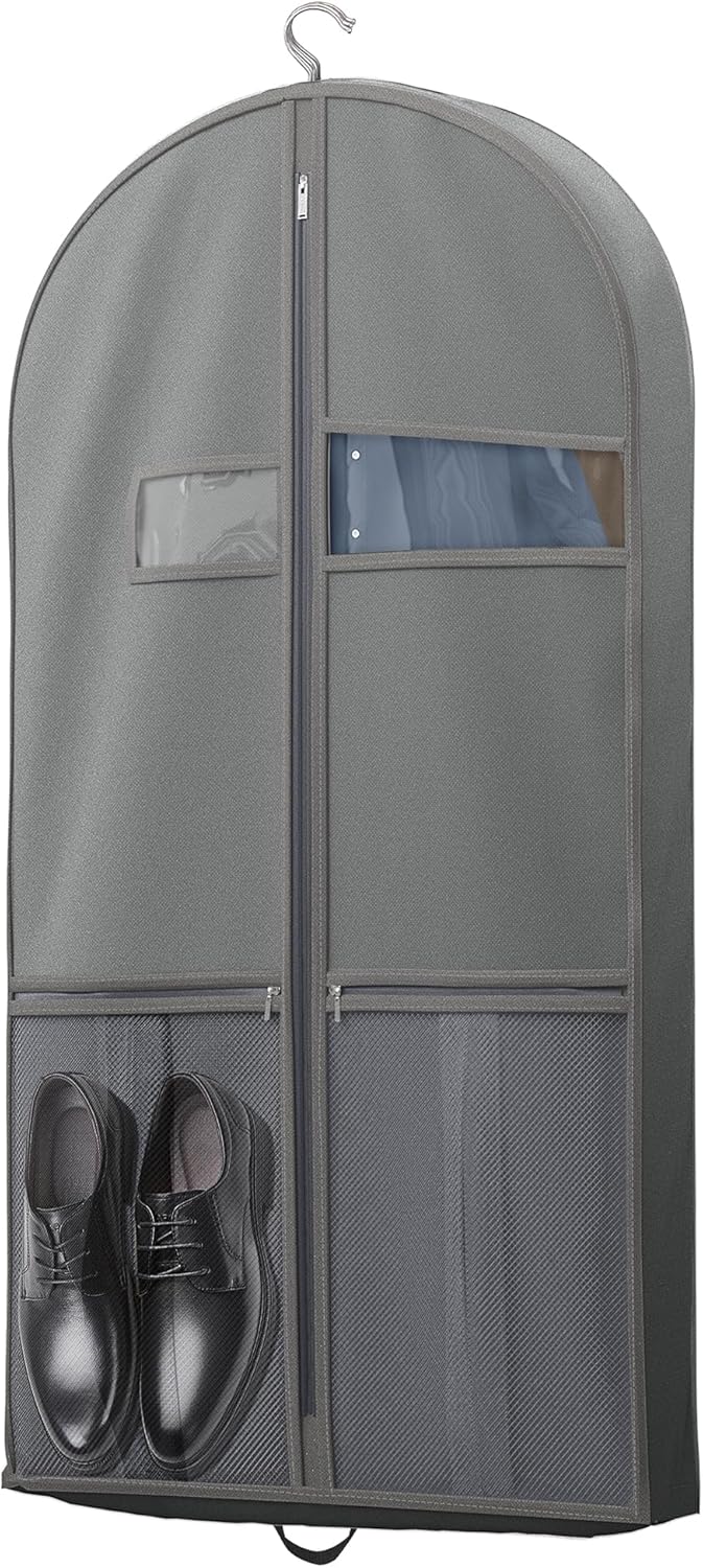 Travel garment bag with accessory pockets for shoes & toiletries. Wrinkle-free & dustproof design.