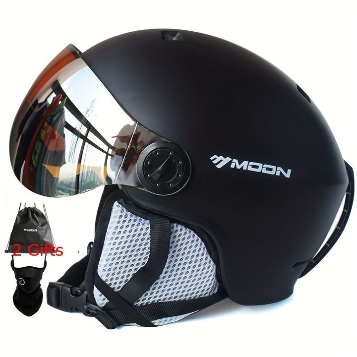 Unisex high-quality ski helmet for safe winter sports. Comfortable head protection with adjustable fit.