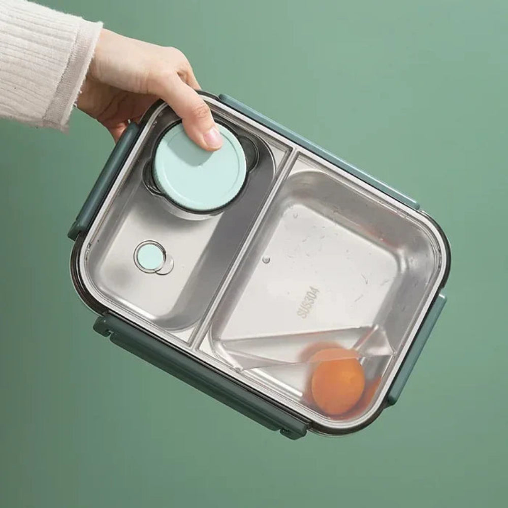 Versatile unisex insulated food jar. Stainless steel, reusable, keeps food warm for school, office, or travel.