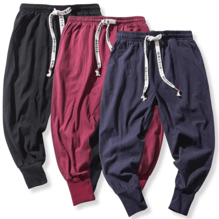 Versatile unisex Japanese style tapered leg pants, relaxed fit for modern street style & casual fashion.