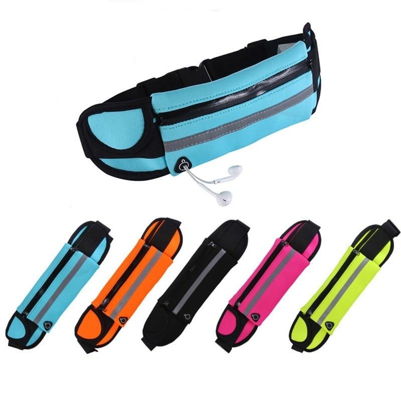 Runner wearing a lightweight waterproof running belt, perfect for hands-free outdoor fitness & cycling.