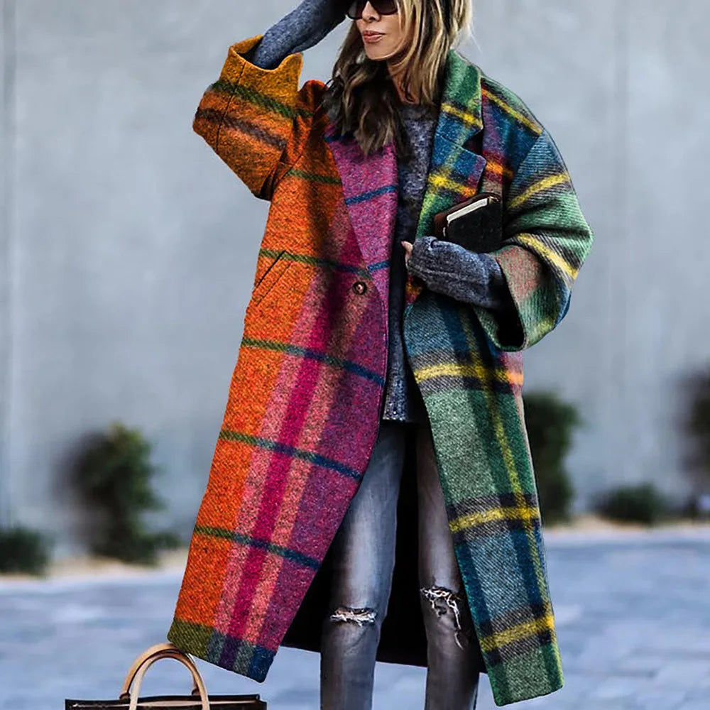 Unisex oversized coat in a stylish design, perfect for comfort and versatile fashion.