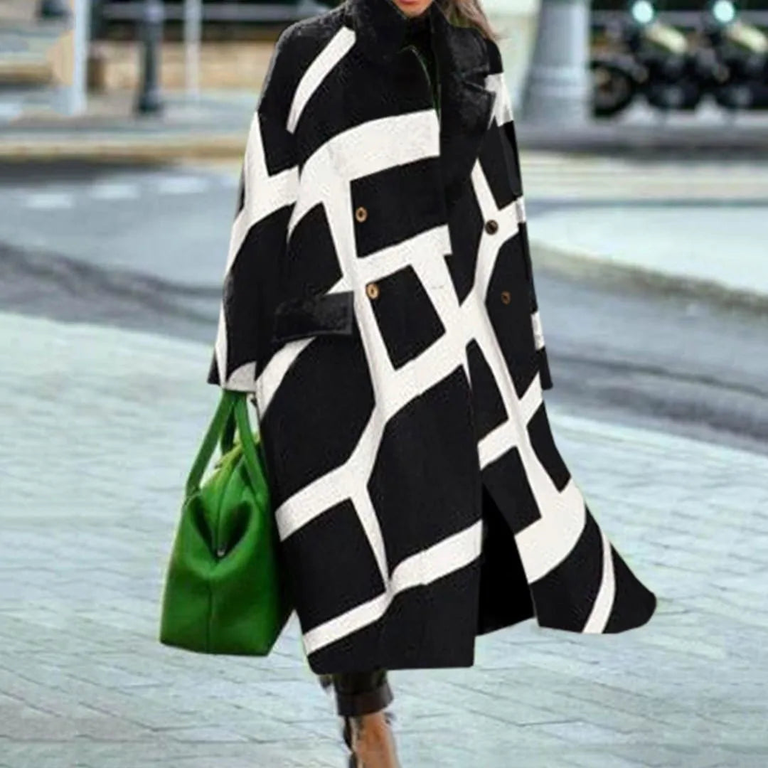 Versatile oversized coat, a comfortable and trendy unisex outerwear for any occasion.