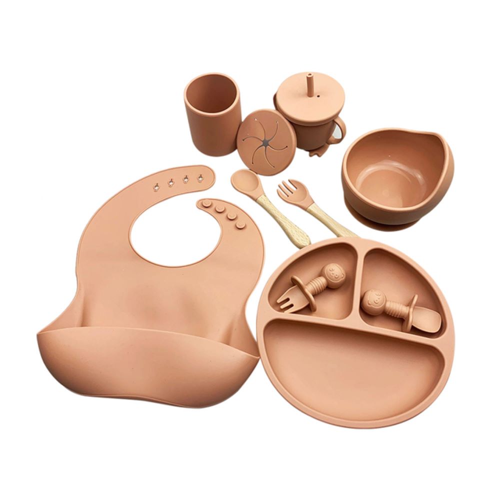 Easy baby-led weaning with this silicone set. Features a strong suction bowl, waterproof bib, and soft utensils for toddlers.