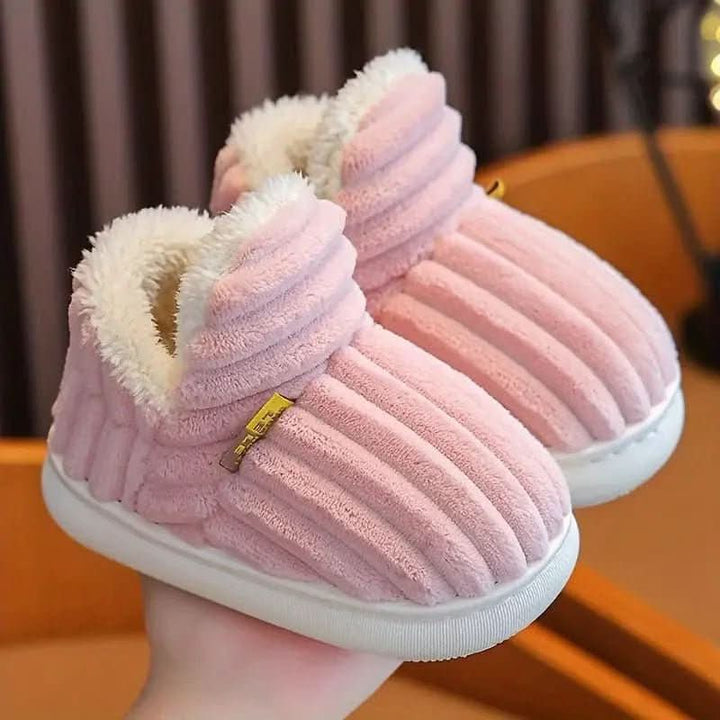 Lightweight thermal unisex slippers, soft interior, perfect for keeping feet warm and comfortable indoors.