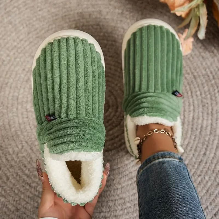 Cozy non-slip thermal house slippers, ideal indoor footwear for men and women's comfort.