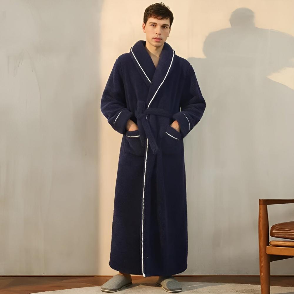 Thick coral fleece warm bathrobe, designed for luxurious comfort and warmth