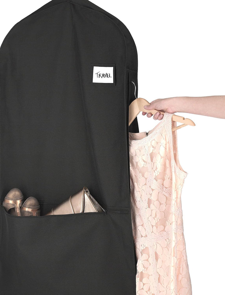Essential water-repellent garment bag for business travel. Zippered for protection, with an accessory pocket.
