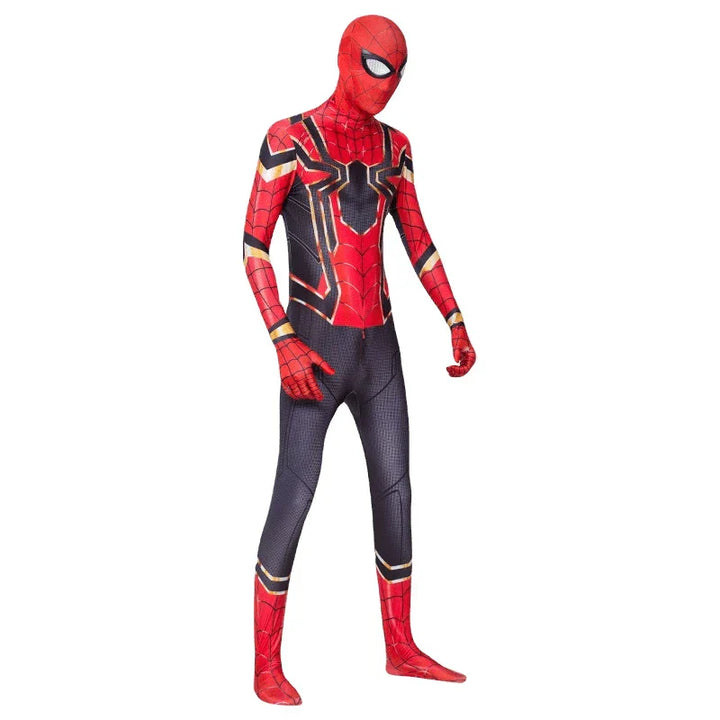 Full set: Kids' superhero costume, including a mask and flowing cape, for exciting role-play.