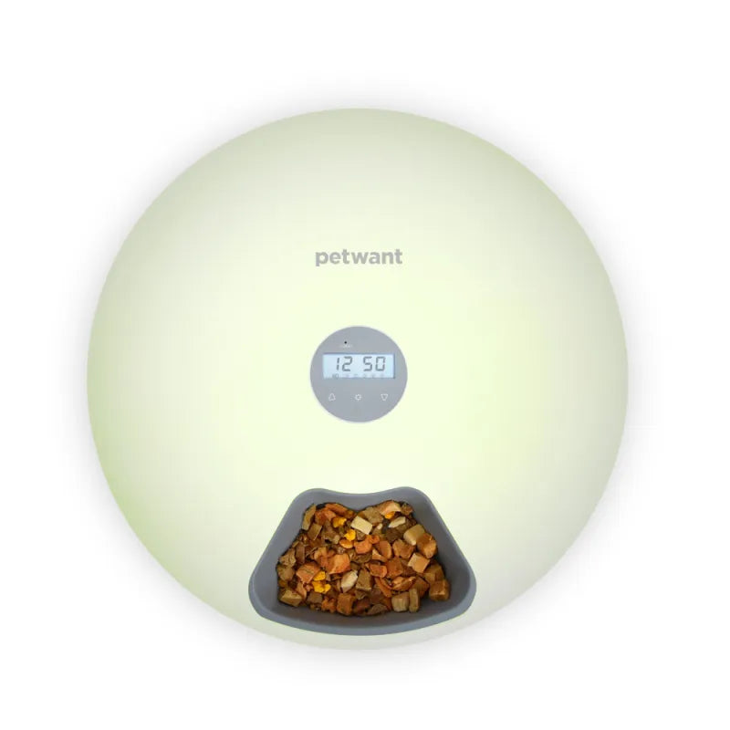 User-friendly automatic digital pet feeder, simplifies daily feeding for busy pet parents.