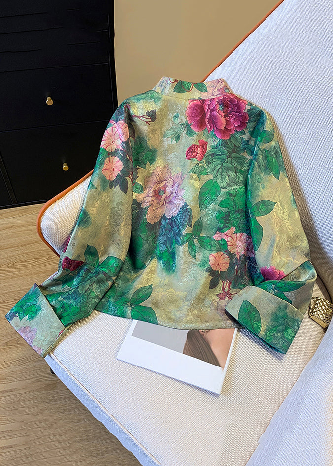 Casual women's long-sleeve Chinese button print coat. Unique autumn jacket, statement piece for fall fashion.