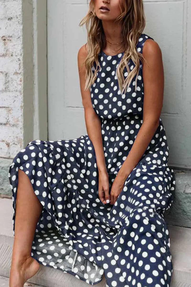 Comfortable women's polka dot day dress, midi length and sleeveless for warm weather