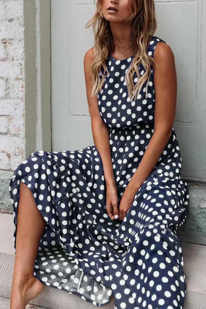 Comfortable women's polka dot day dress, midi length and sleeveless for warm weather