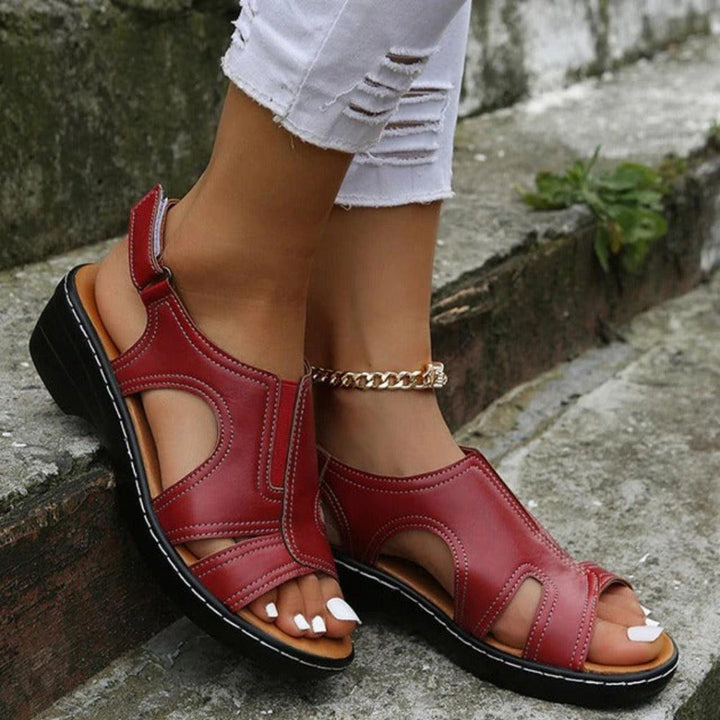 Comfortable women's platform sandals with stylish cutouts, ideal for summer footwear.